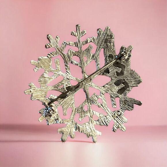 KC Snowflake Brooch / Pin - Picture 2 of 2